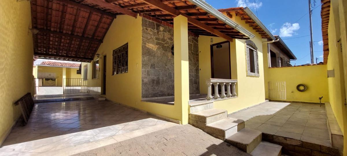 Casa, Centro, 4 Quartos, 4 Vagas, 1 Suíte