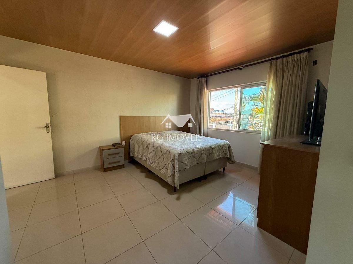 Casa, Niterói, 4 Quartos, 6 Vagas, 1 Suíte