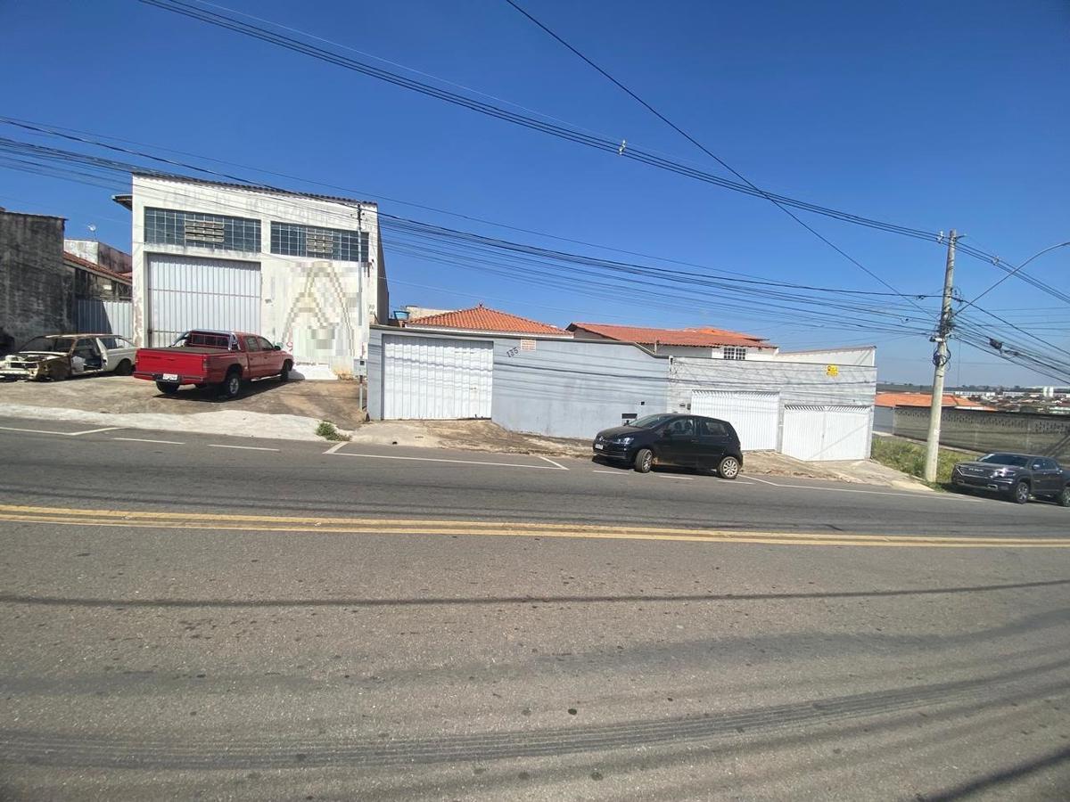 Casa, Jardim Ribeiro, 2 Quartos, 3 Vagas