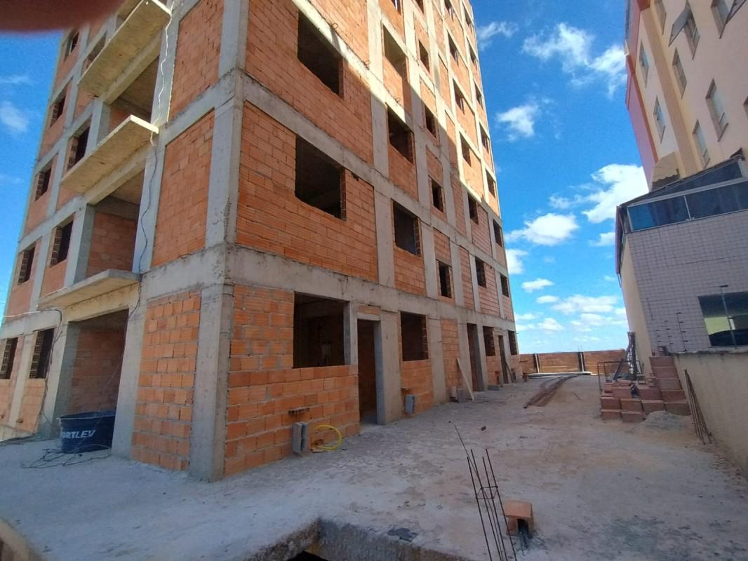 Apartamento, Barreiro, 3 Quartos, 3 Vagas, 1 Suíte