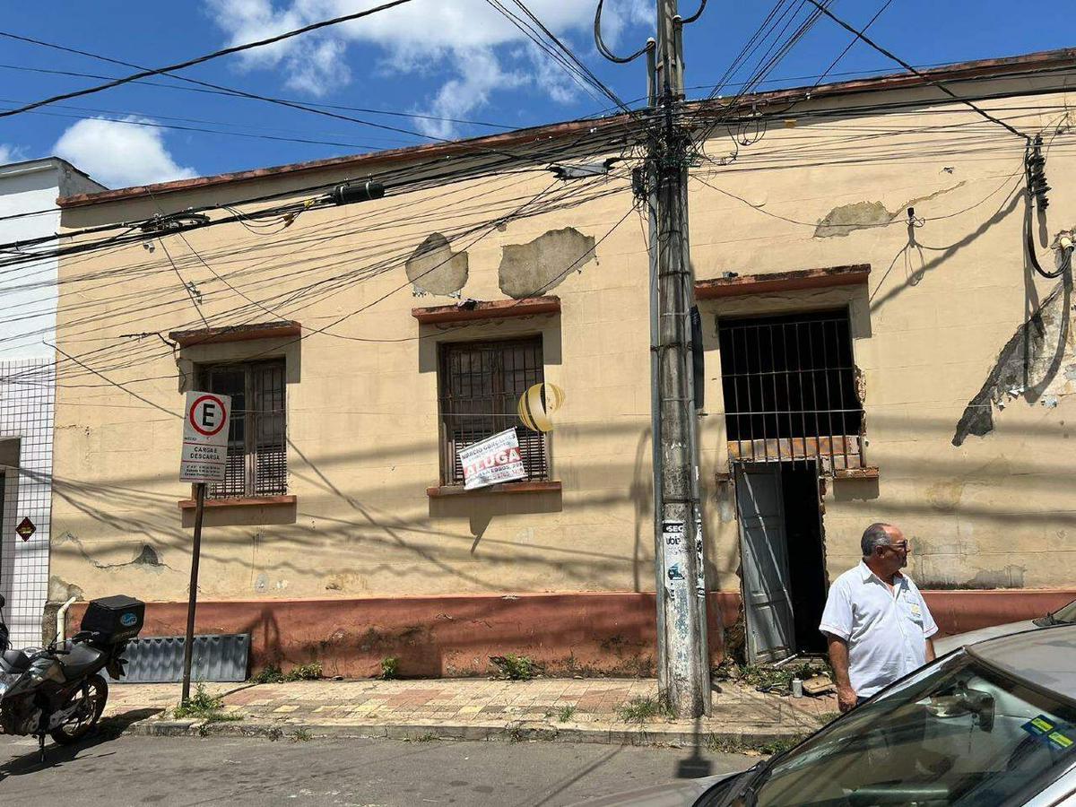 Prédio, Centro, 0 Quarto, 0 Vaga