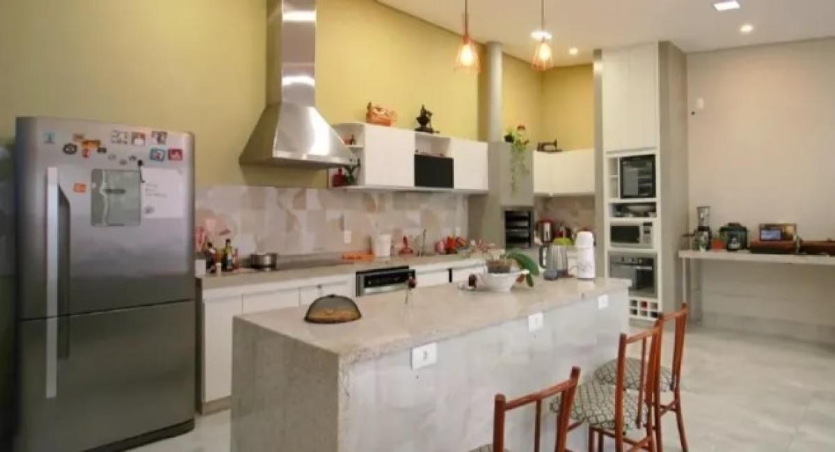 Casa, Sagrada Família, 4 Quartos, 2 Vagas, 2 Suítes