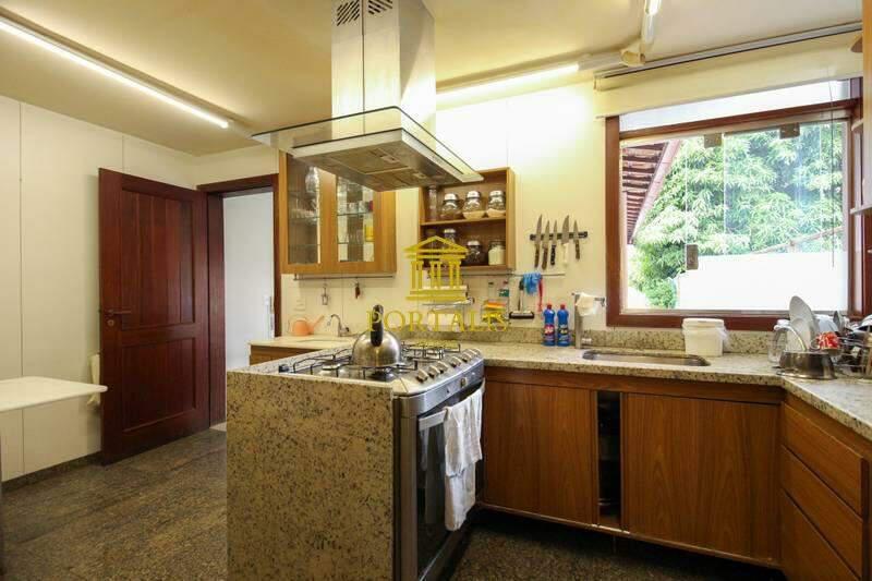 Casa, Serra, 4 Quartos, 5 Vagas, 1 Suíte