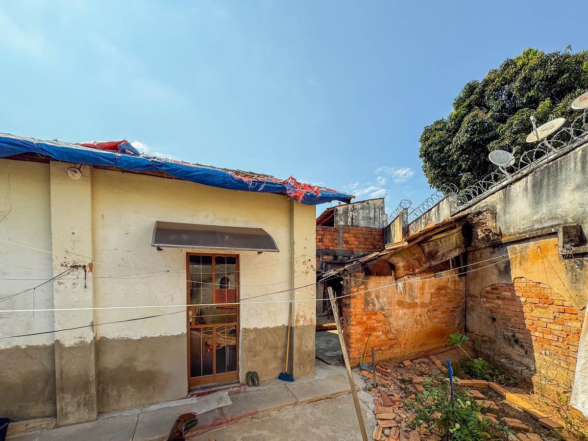 Lote, Sagrada Família, 0 Quarto, 0 Vaga