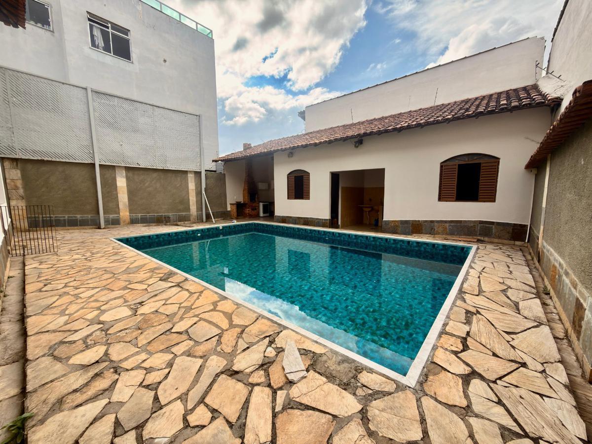 Casa, Jardim Leblon, 4 Quartos, 4 Vagas, 1 Suíte