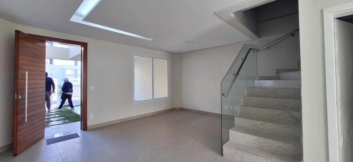 Casa, Nova Floresta, 4 Quartos, 2 Vagas, 2 Suítes