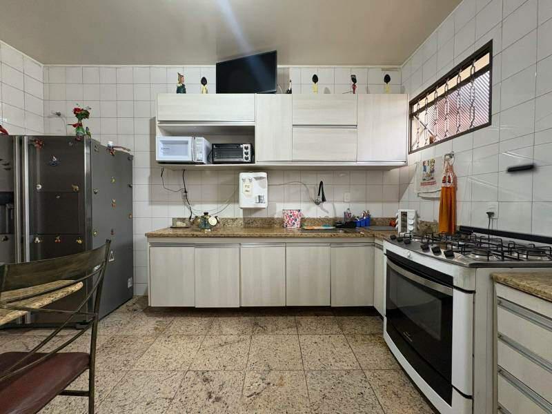 Casa, Dona Clara, 3 Quartos, 4 Vagas, 1 Suíte