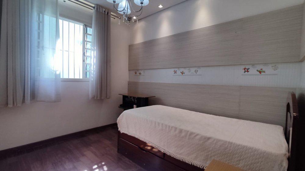 Casa, Santa Helena, 3 Quartos, 4 Vagas, 1 Suíte