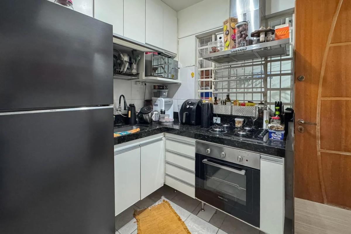 Casa, Fernão Dias, 2 Quartos, 1 Vaga