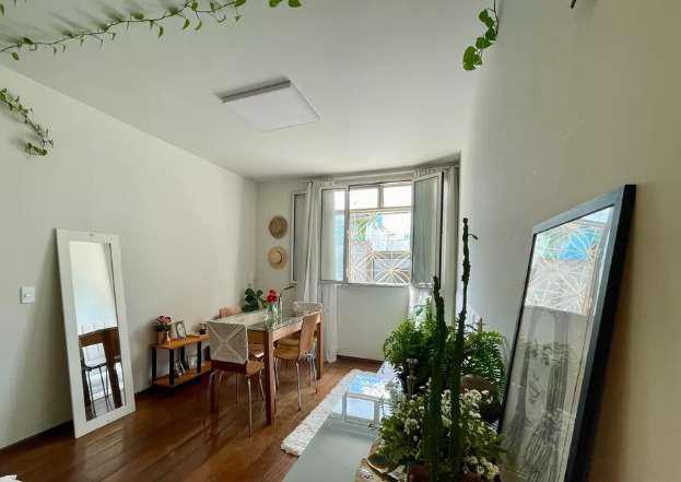 Apartamento, Sagrada Família, 2 Quartos, 1 Vaga, 1 Suíte