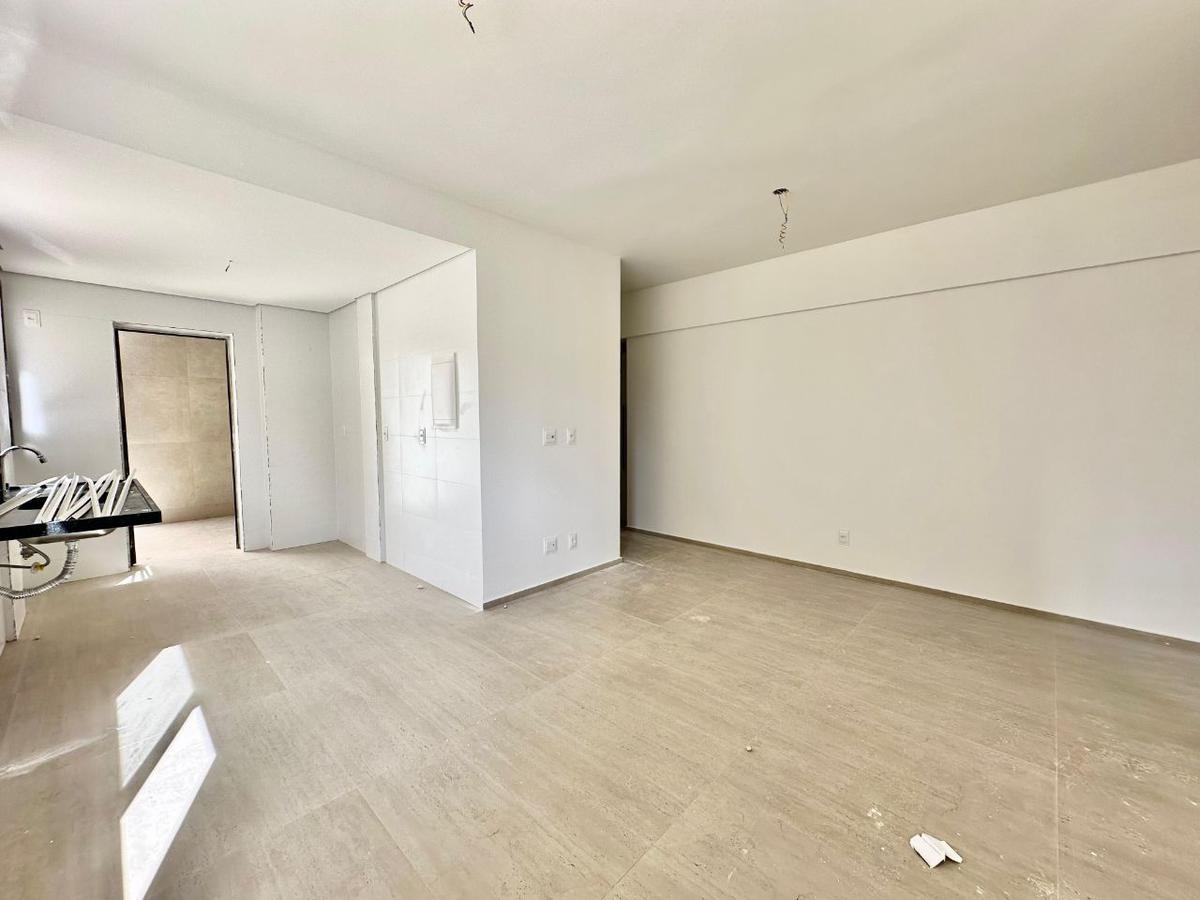 Apartamento, Funcionários, 2 Quartos, 2 Vagas, 1 Suíte