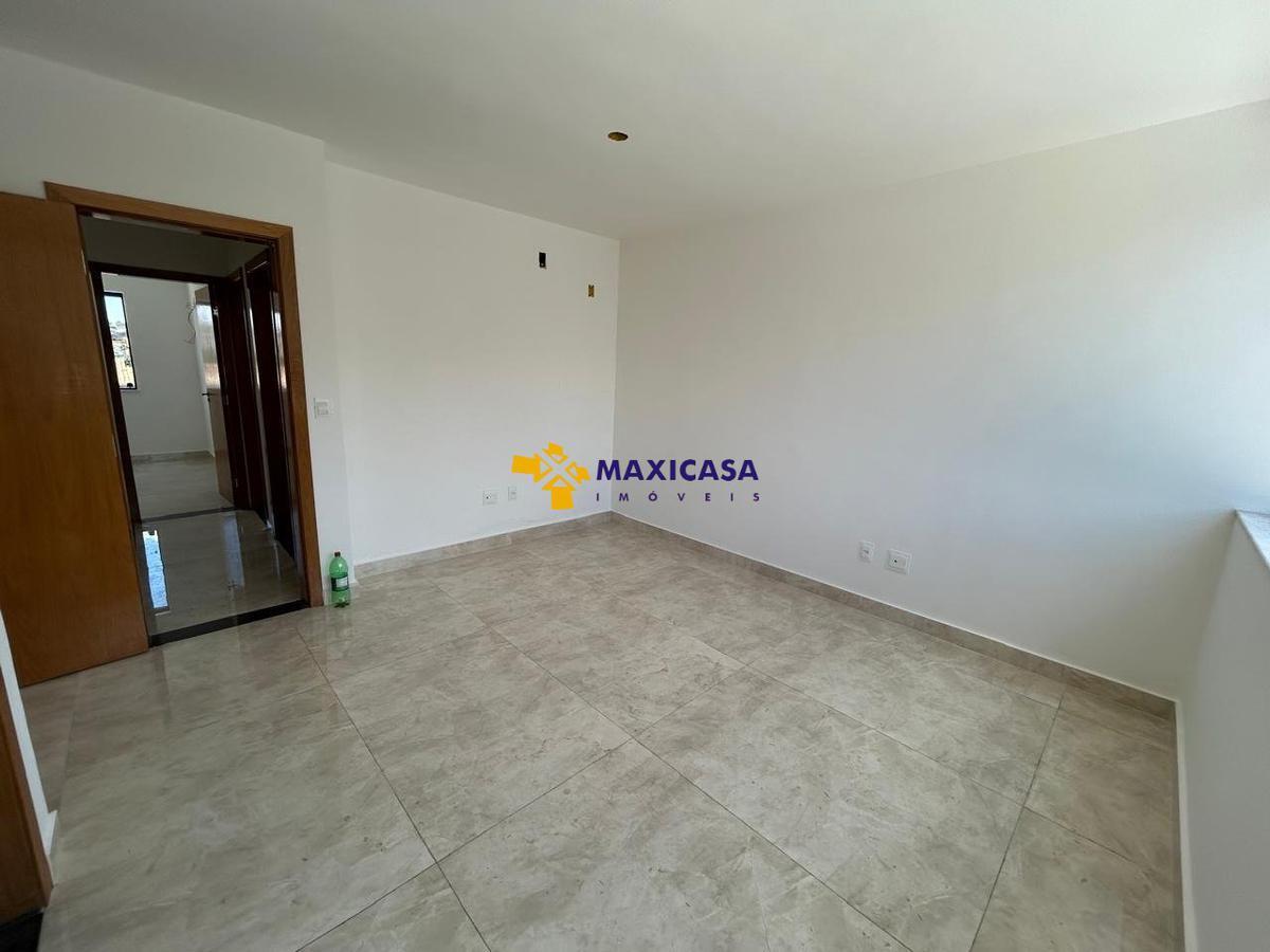 Casa, Santa Branca, 3 Quartos, 4 Vagas, 1 Suíte