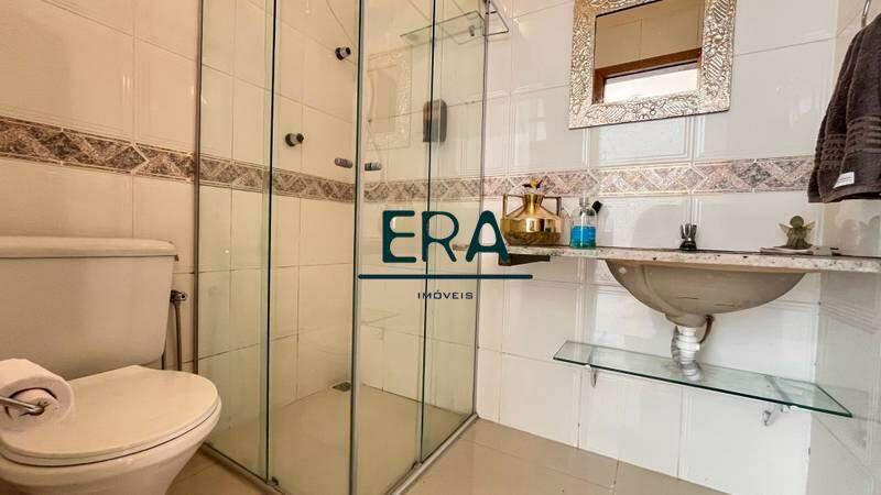 Casa, Buritis, 5 Quartos, 0 Vaga, 1 Suíte