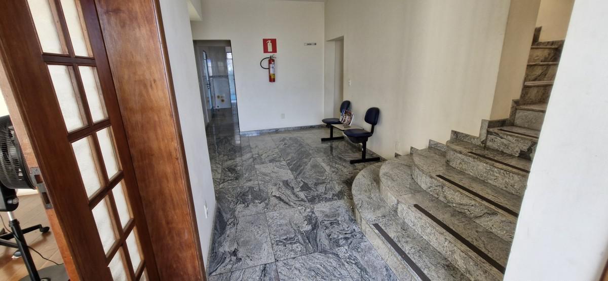 Casa, Concórdia, 10 Quartos, 8 Vagas, 1 Suíte