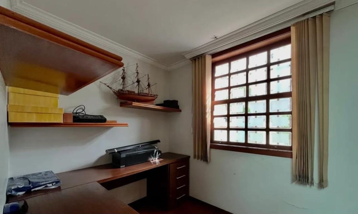 Casa, Nova Esperança, 4 Quartos, 4 Vagas, 1 Suíte