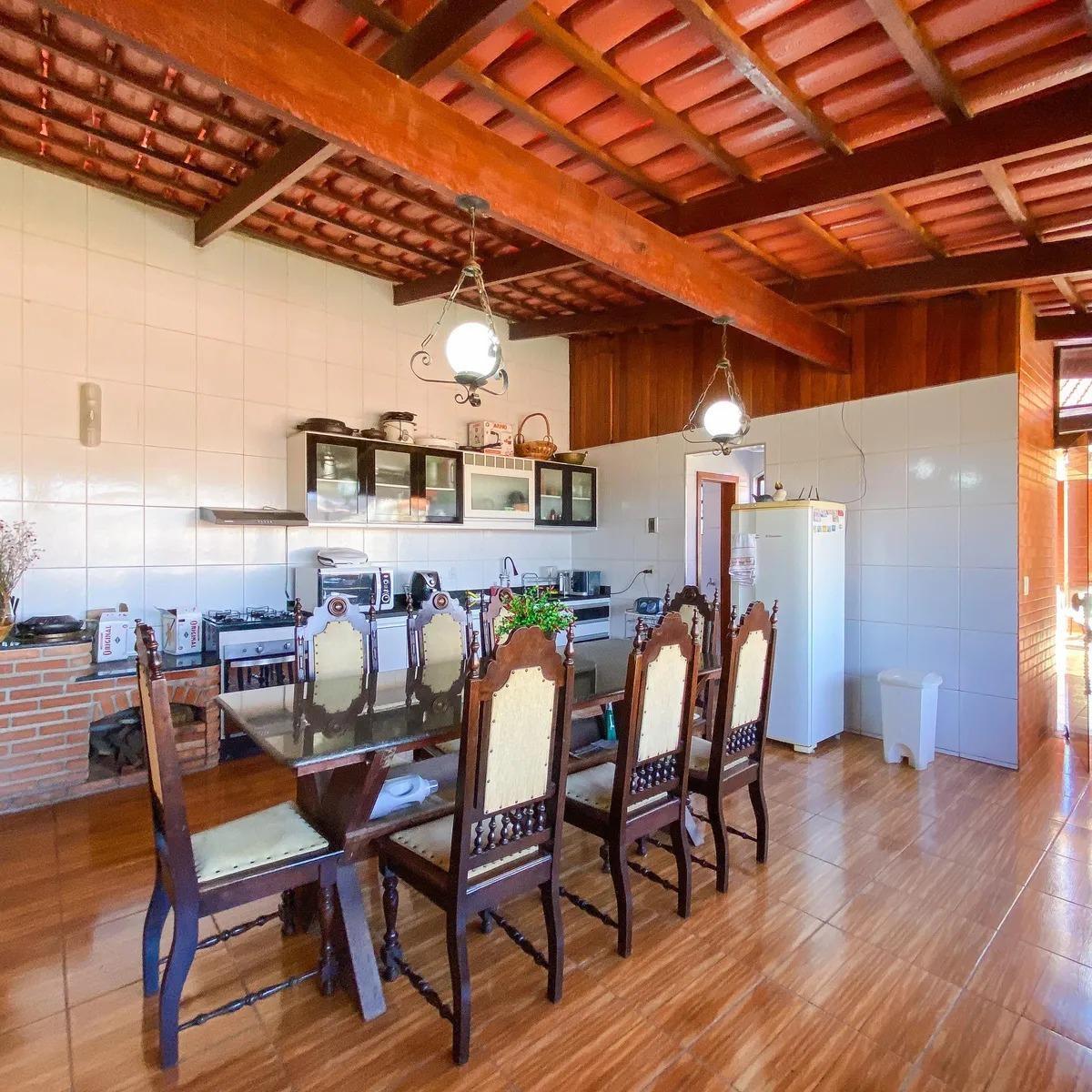 Casa, Palmeiras, 5 Quartos, 8 Vagas, 1 Suíte