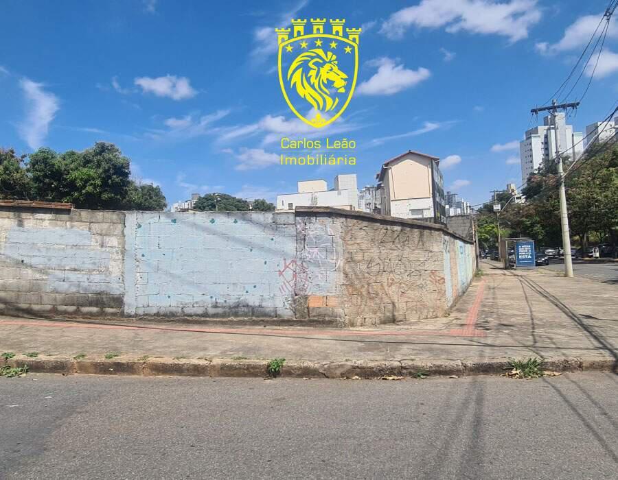 Lote, Estoril, 0 Quarto, 30 Vagas, 1 Suíte
