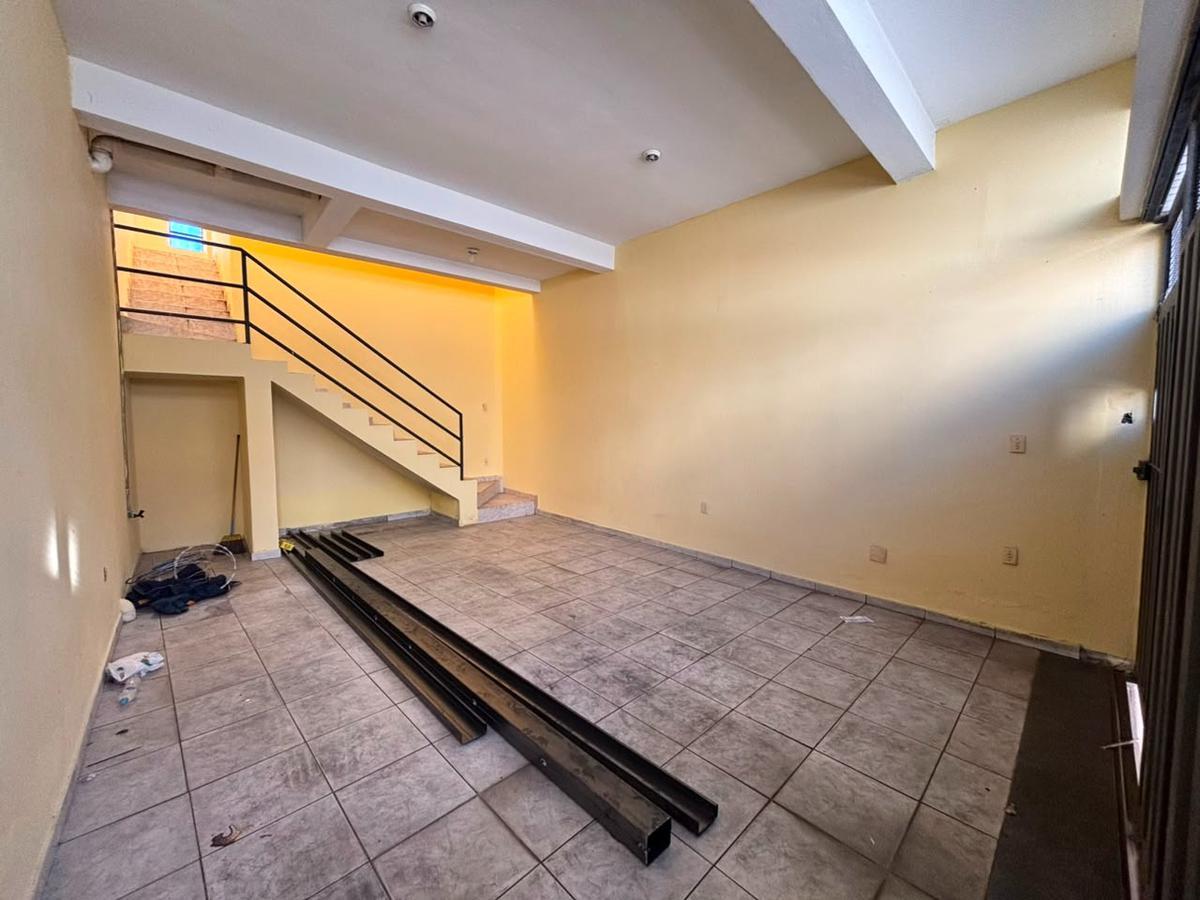 Casa, Centro, 3 Quartos, 2 Vagas, 1 Suíte