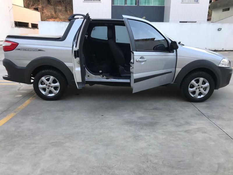 Fiat Strada Freedom 1.4 Flex 8v CD