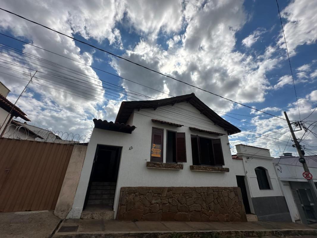 Casa, Centro, 5 Quartos, 0 Vaga