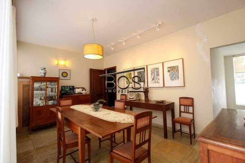 Casa, Serra, 4 Quartos, 5 Vagas, 1 Suíte