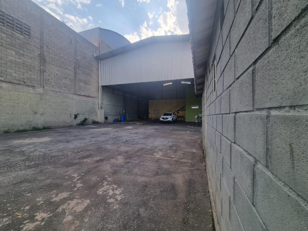 Galpão, Jardim Riacho das Pedras, 2 Quartos, 0 Vaga
