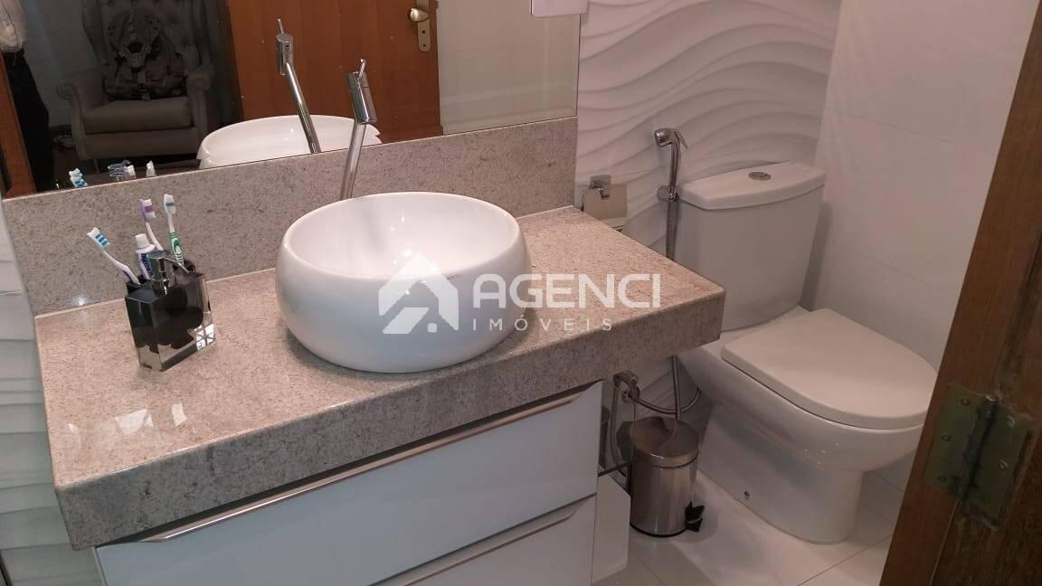 Casa, Camargos, 4 Quartos, 0 Vaga, 2 Suítes