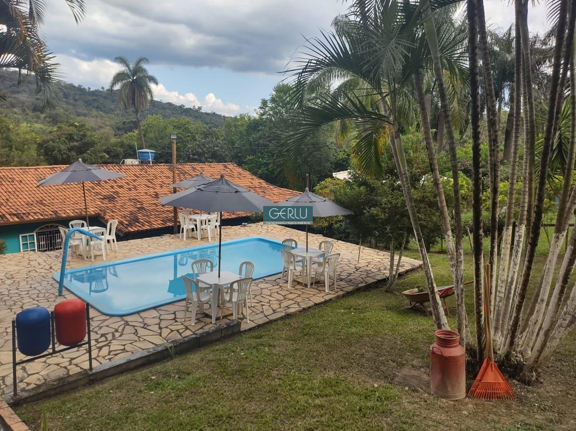 Rural, Bandeirinhas, 5 Quartos, 10 Vagas, 1 Suíte