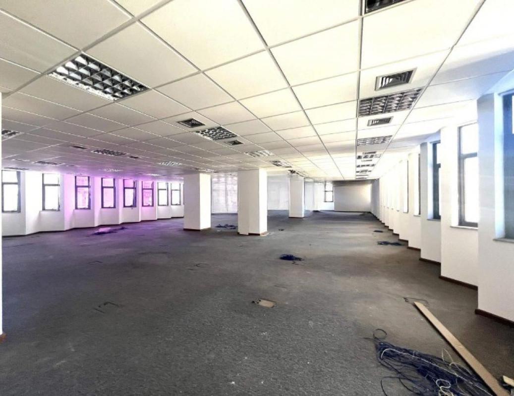 Prédio, Coração de Jesus, 0 Quarto, 80 Vagas