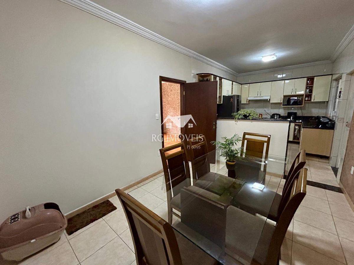 Casa, Milionários, 3 Quartos, 4 Vagas, 1 Suíte