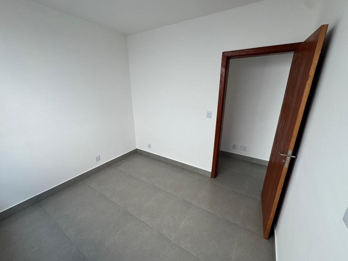 Casa, Serra Dourada, 3 Quartos, 2 Vagas, 1 Suíte