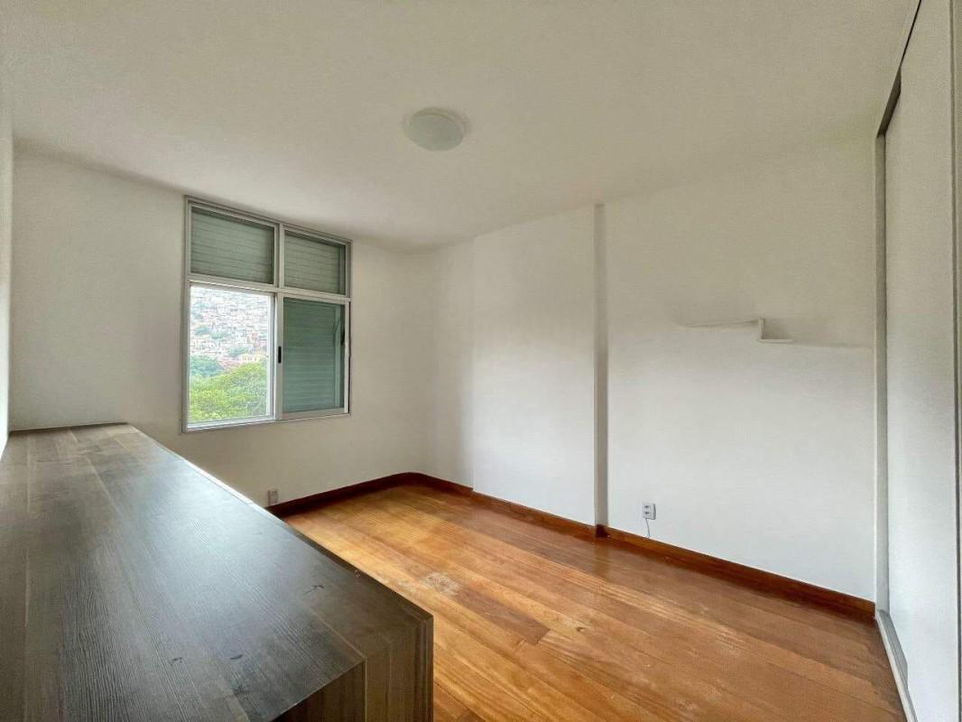 Apartamento, Vila Paris, 4 Quartos, 2 Vagas, 1 Suíte