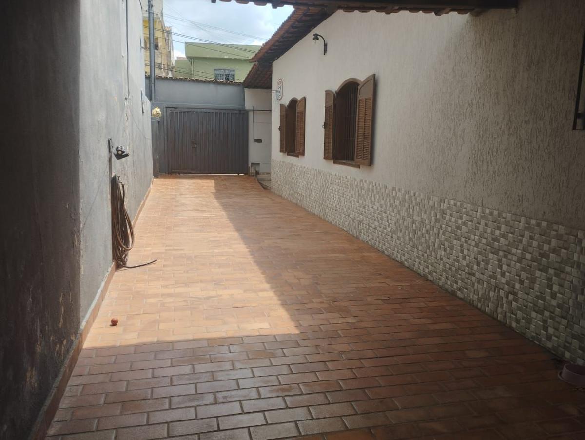 Casa, Santa Cruz, 3 Quartos, 7 Vagas, 1 Suíte