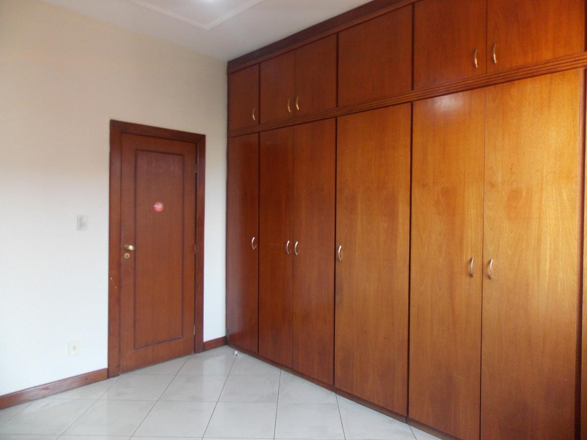 Casa, Havaí, 4 Quartos, 8 Vagas, 2 Suítes