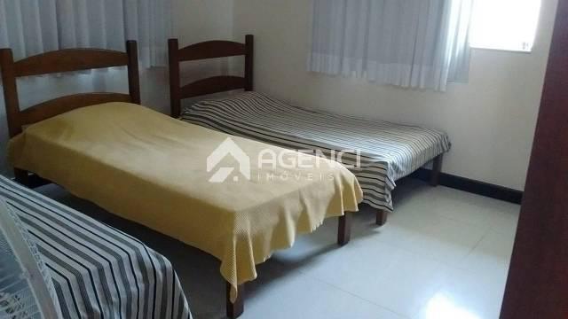 Casa, Camargos, 5 Quartos, 0 Vaga, 3 Suítes