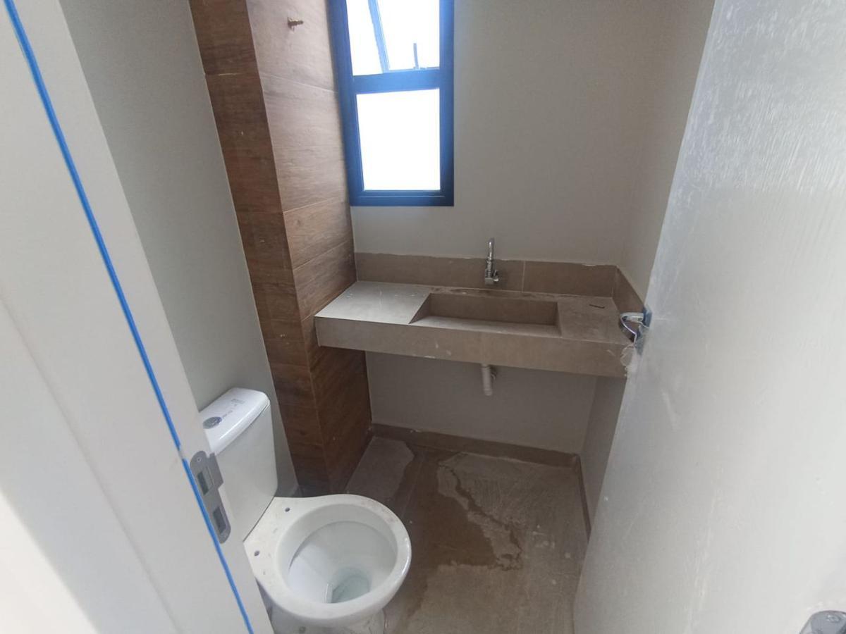 Casa, Santa Cruz, 3 Quartos, 2 Vagas, 1 Suíte