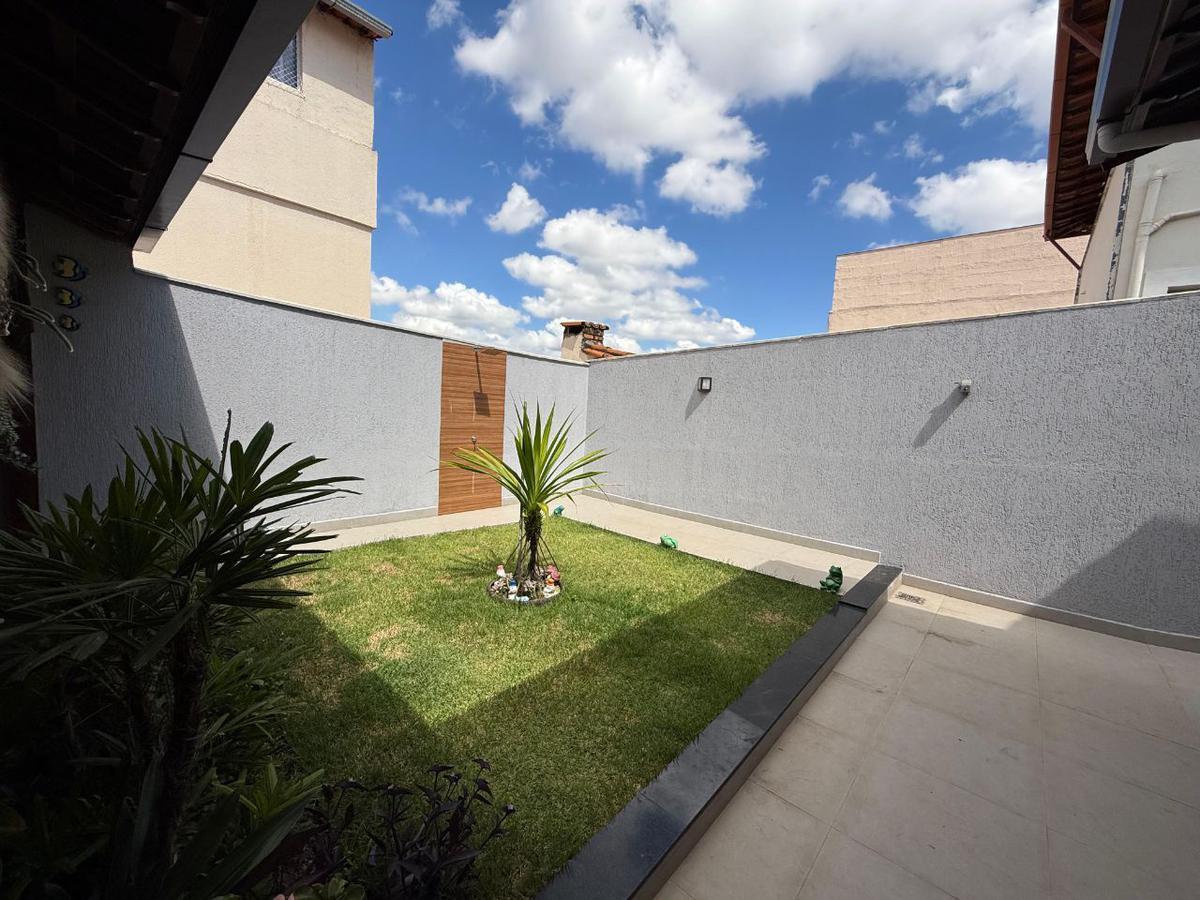 Casa, Itapoã, 3 Quartos, 4 Vagas, 1 Suíte