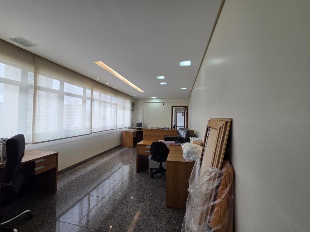 Sala, Vila da Serra, 0 Quarto, 3 Vagas