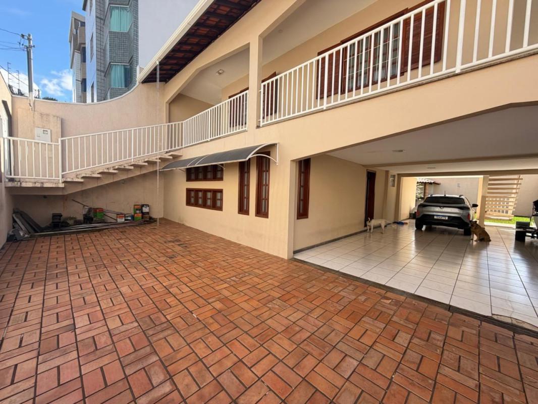 Casa, Castelo, 3 Quartos, 8 Vagas, 1 Suíte
