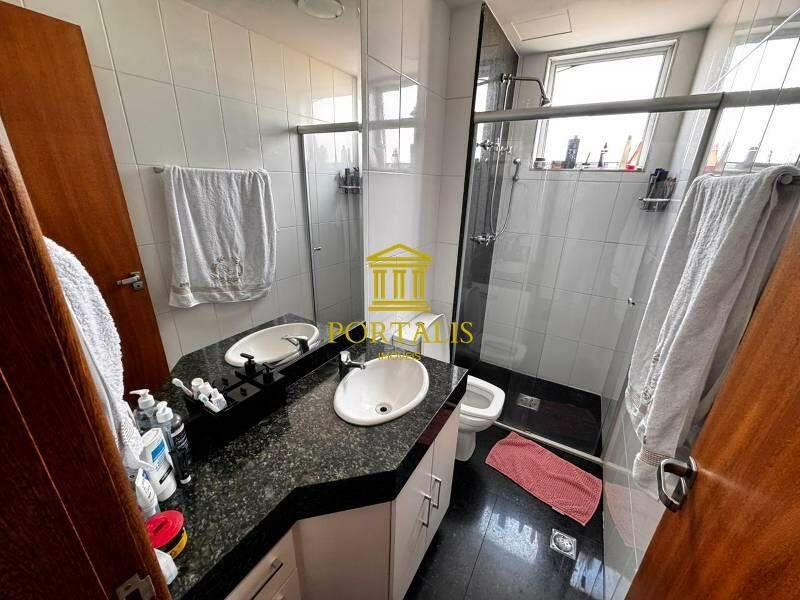 Apartamento, Sagrada Família, 3 Quartos, 2 Vagas, 1 Suíte