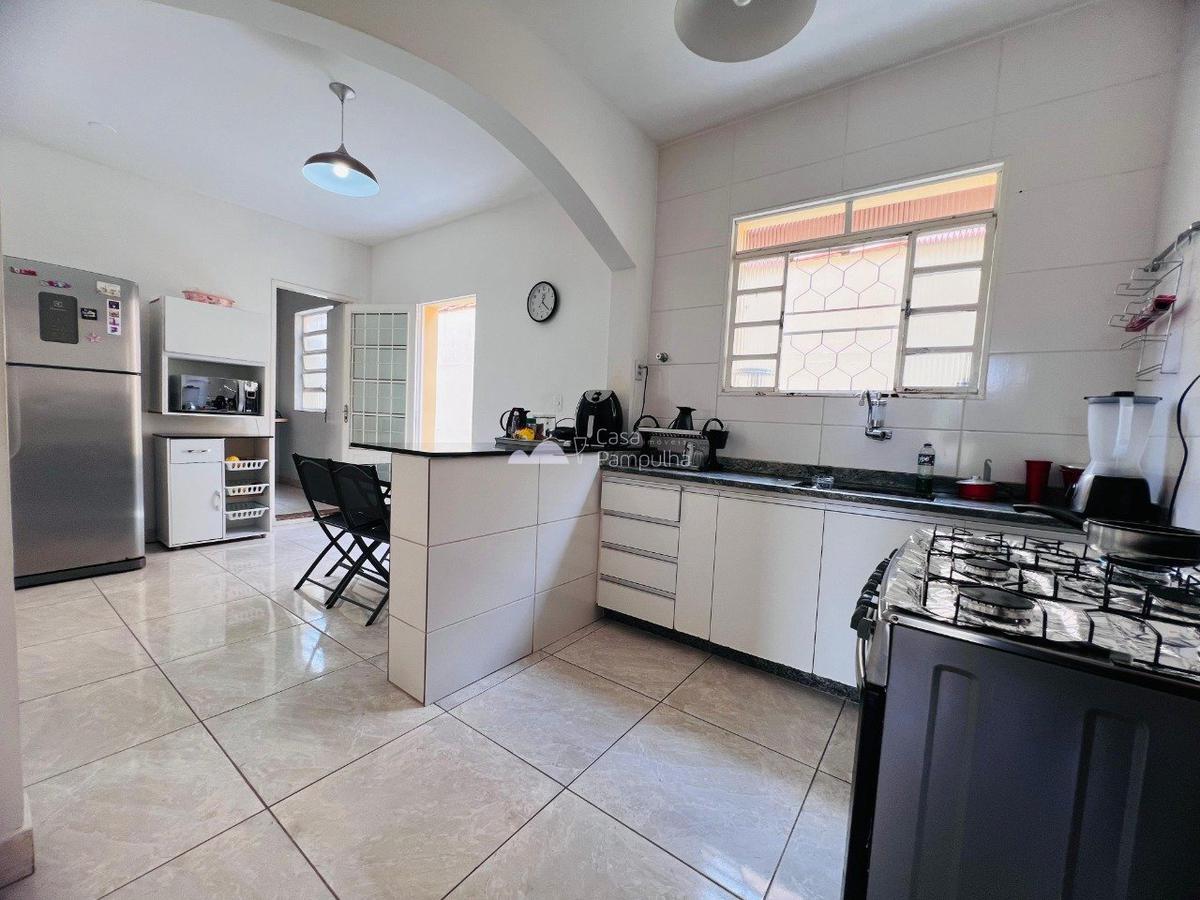 Casa, Floramar, 3 Quartos, 4 Vagas, 1 Suíte