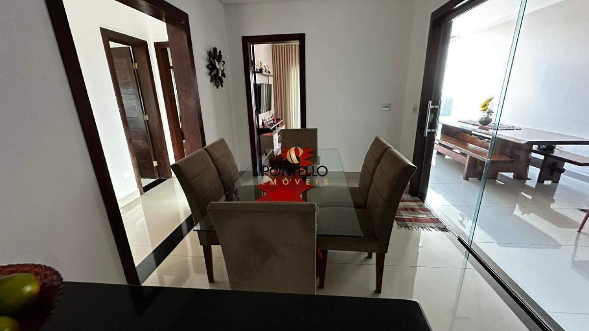 Casa, Jardim Europa, 3 Quartos, 3 Vagas, 1 Suíte
