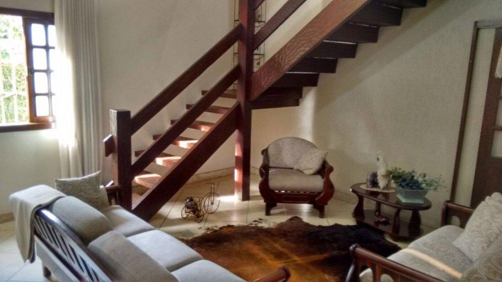 Casa, Santa Terezinha, 4 Quartos, 3 Vagas, 2 Suítes