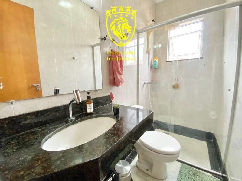 Casa, Trevo, 3 Quartos, 2 Vagas, 1 Suíte