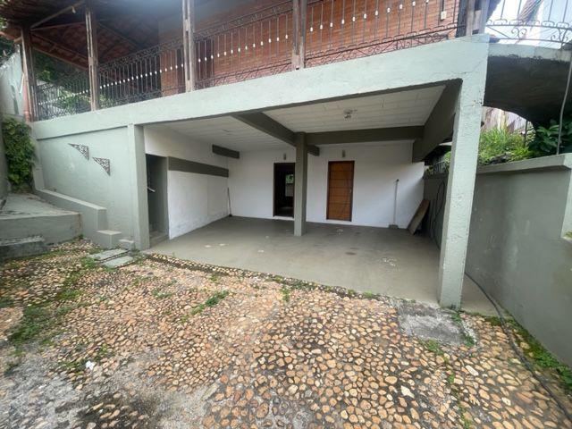 Casa, Centro, 3 Quartos, 2 Vagas, 1 Suíte