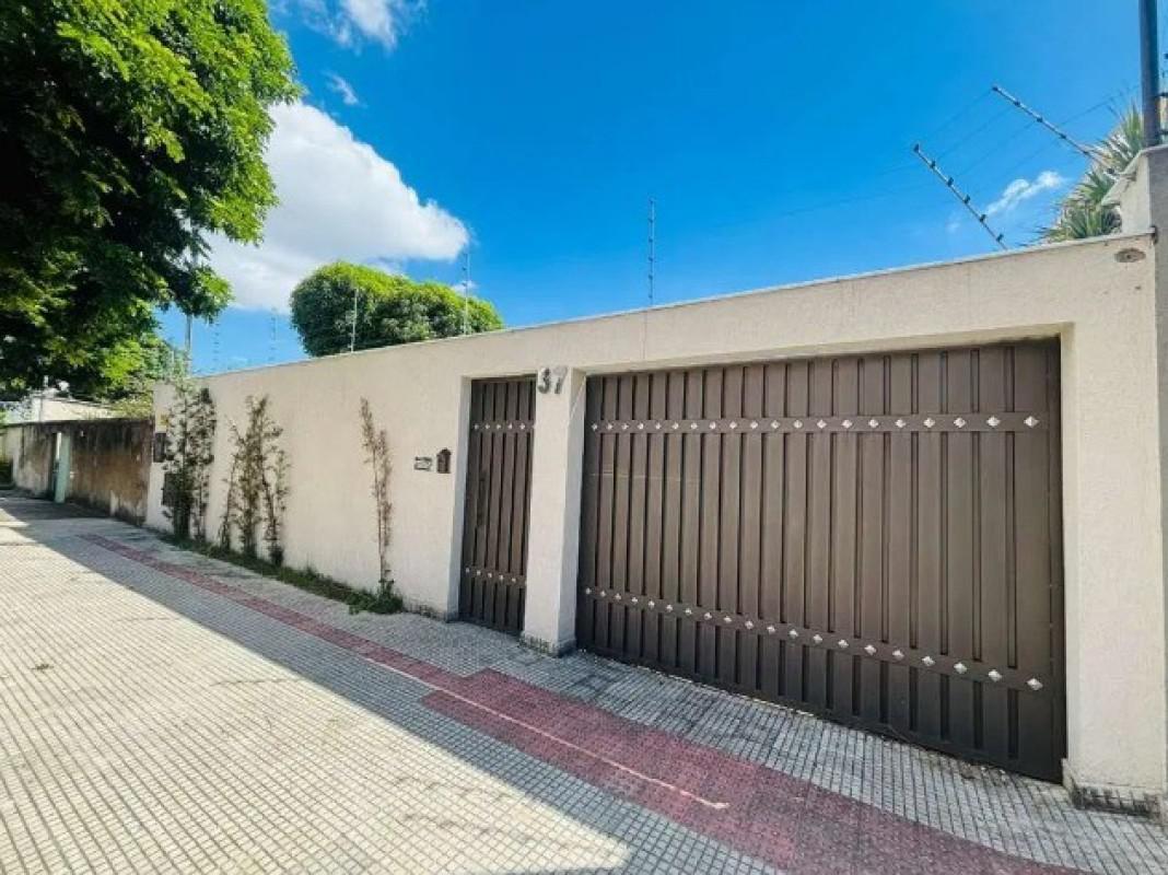 Casa, Santa Branca, 3 Quartos, 8 Vagas