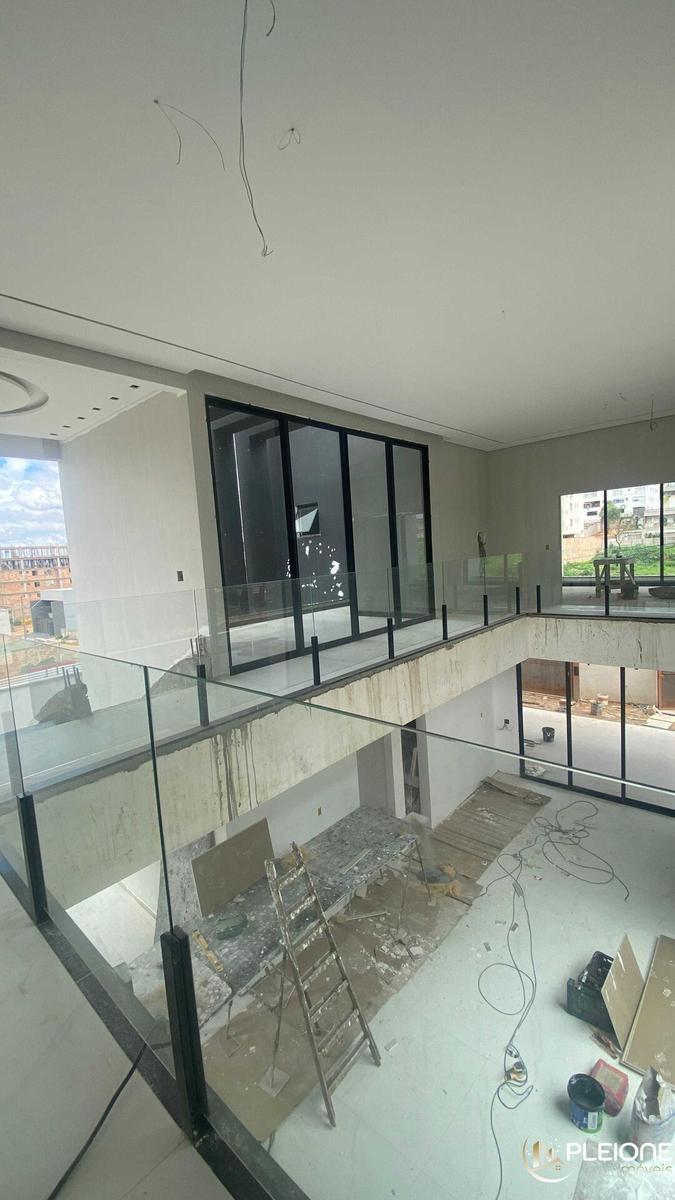 Casa, Tropical, 3 Quartos, 4 Vagas, 3 Suítes