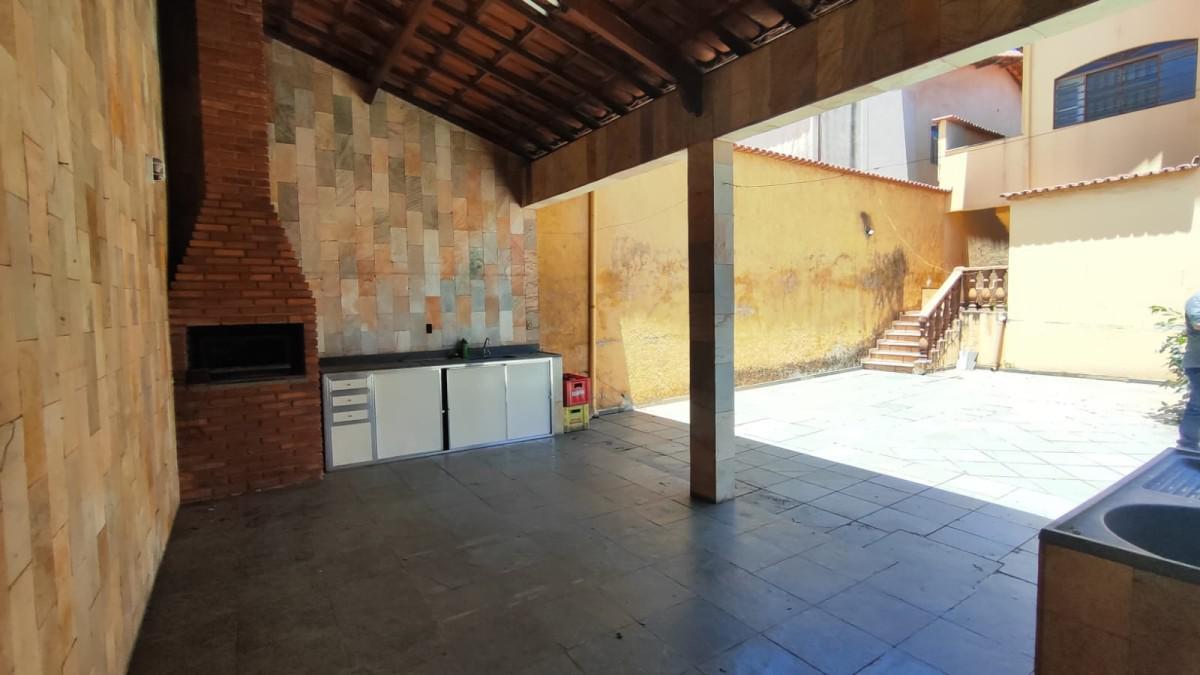 Casa, Arvoredo, 3 Quartos, 2 Vagas, 1 Suíte