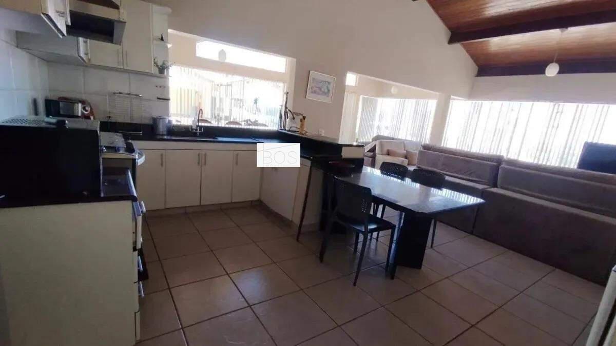 Casa, Belvedere, 7 Quartos, 0 Vaga, 3 Suítes