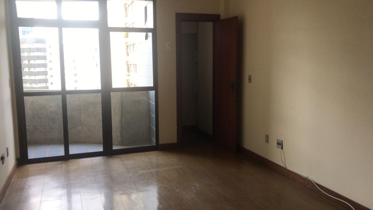 Sala, Funcionários